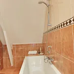 Cn-hotel Hotel
