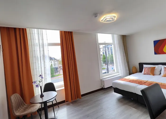 Cn-hotel Отель 3*